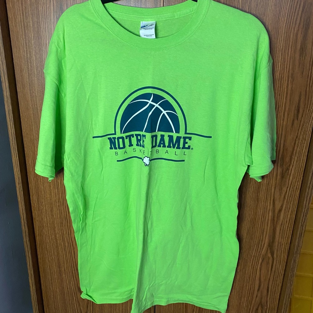 Gildan Notre Dame Basketball T-Shirt Mens Large Green 2010-11 Fighting Irish Tee